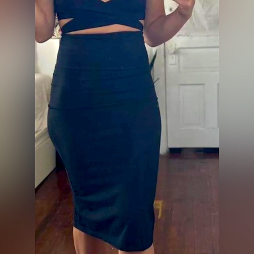 Leith MIDI Skirt *New Without Tags*